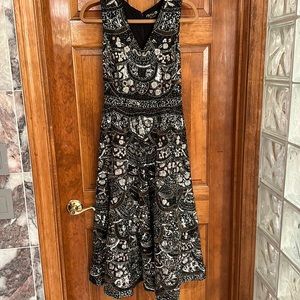 Stunning sequin, beaded and embroidered dress🖤🤎